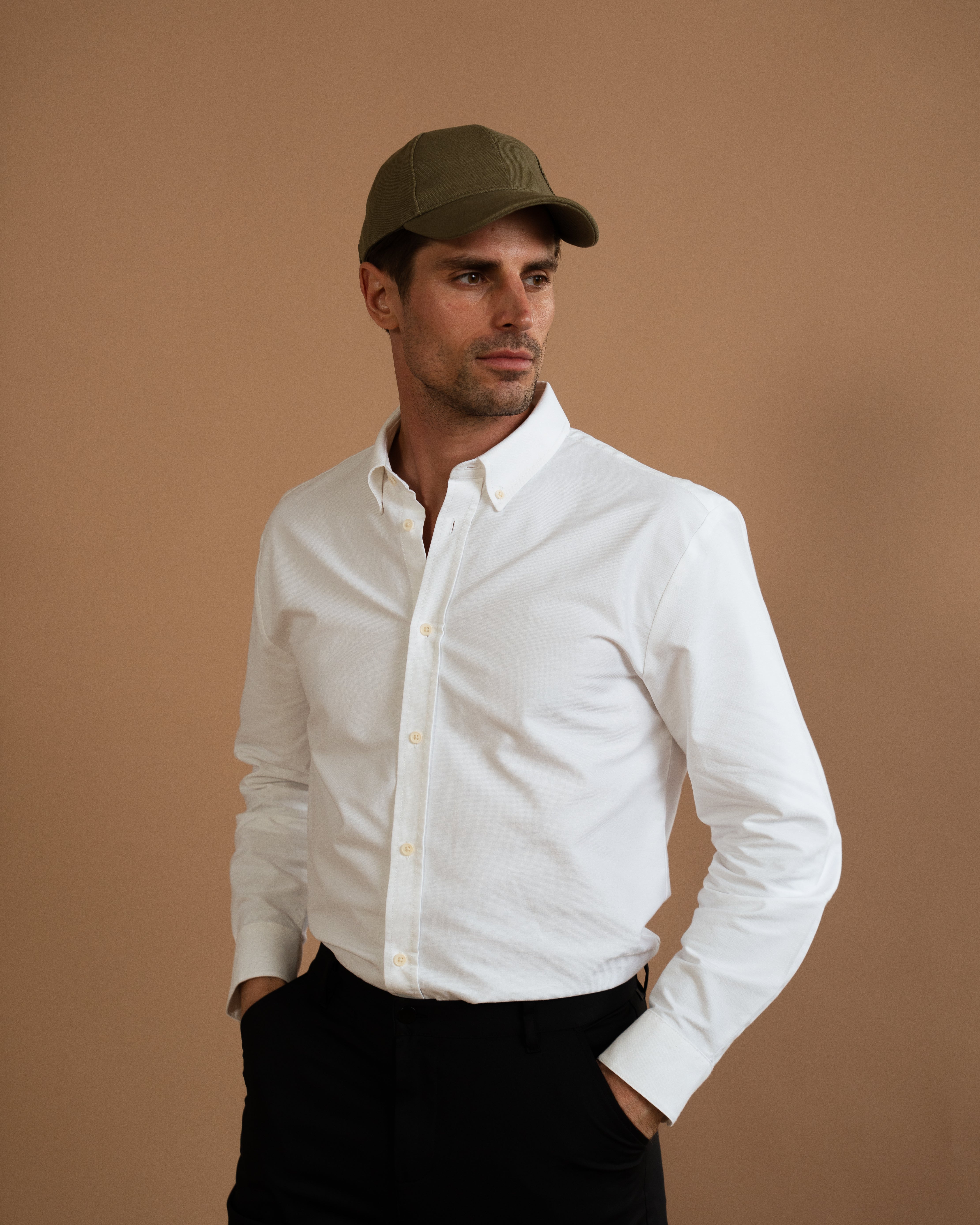 English Standard | White
Welt Trouser | Black